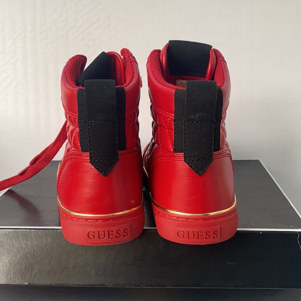 New GUESS Melo Quilted High-Top Sneakers - Picture 5 of 7